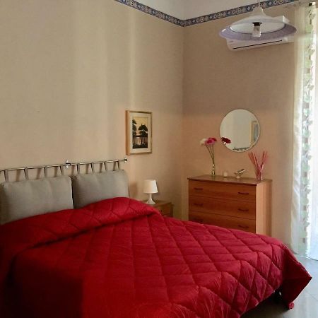 Apartment For 2 In Catania, B&B Le Voci Del Mercato Bagian luar foto