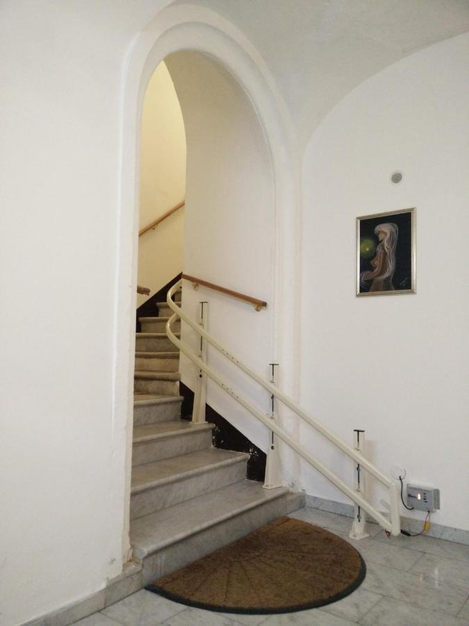Apartment For 2 In Catania, B&B Le Voci Del Mercato Bagian luar foto